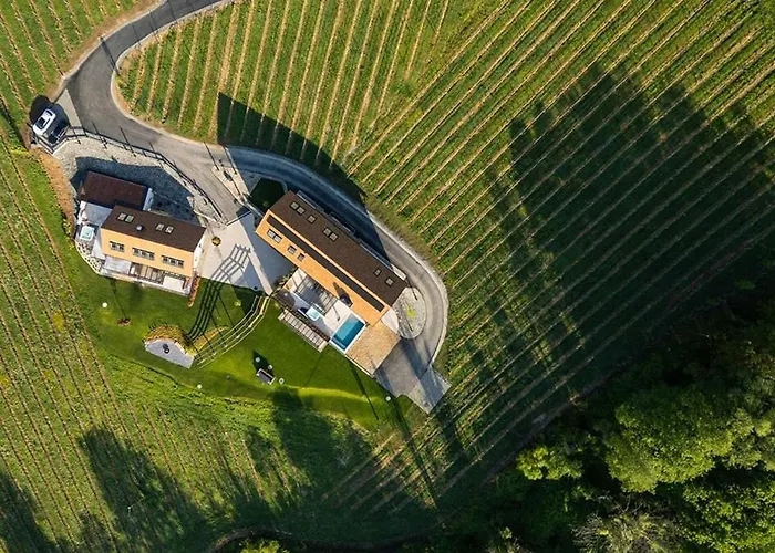 Steirerblicke - Domaine Sernau Muscat غامليتز